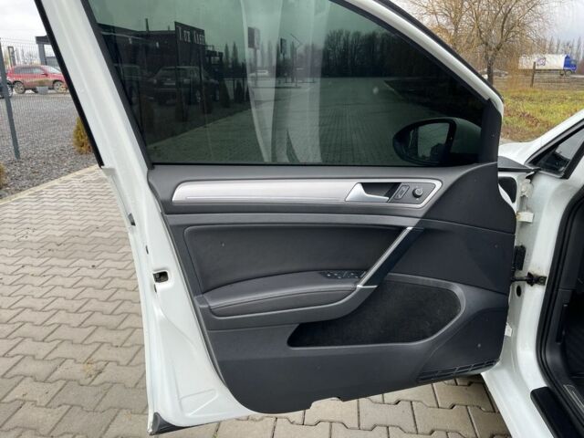 Білий Фольксваген Гольф, об'ємом двигуна 0 л та пробігом 104 тис. км за 9000 $, фото 11 на Automoto.ua