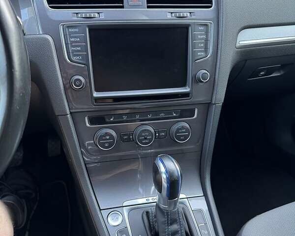 Білий Фольксваген Гольф, об'ємом двигуна 0 л та пробігом 167 тис. км за 9500 $, фото 11 на Automoto.ua