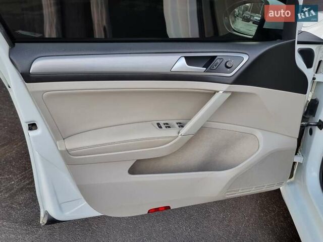 Белый Фольксваген Гольф, объемом двигателя 1.8 л и пробегом 127 тыс. км за 11199 $, фото 39 на Automoto.ua