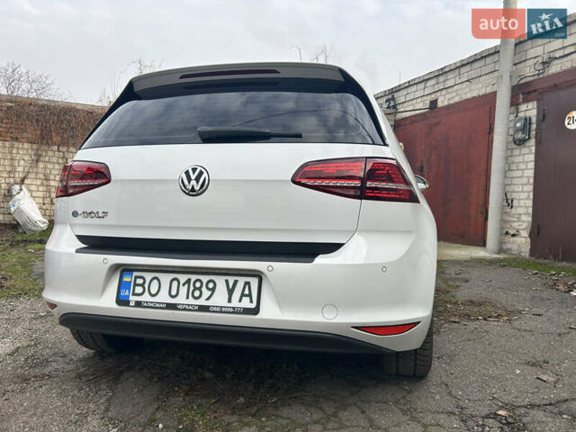 Білий Фольксваген Гольф, об'ємом двигуна 0 л та пробігом 165 тис. км за 9500 $, фото 3 на Automoto.ua