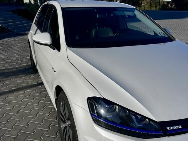 Фольксваген Гольф 2014 у Кропивницькому (Кіровограді) на Automoto.ua Білий Фольксваген Гольф, об'ємом двигуна 0 л та пробігом 107 тис. км за 8100 $, фото 3 на Automoto.ua