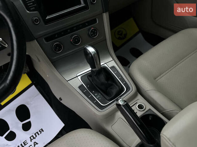 Белый Фольксваген Гольф, объемом двигателя 1.8 л и пробегом 230 тыс. км за 11700 $, фото 12 на Automoto.ua