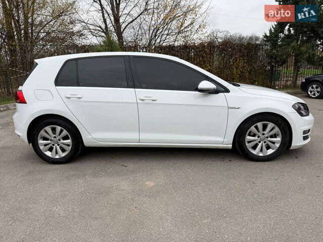 Белый Фольксваген Гольф, объемом двигателя 1.6 л и пробегом 172 тыс. км за 10900 $, фото 4 на Automoto.ua