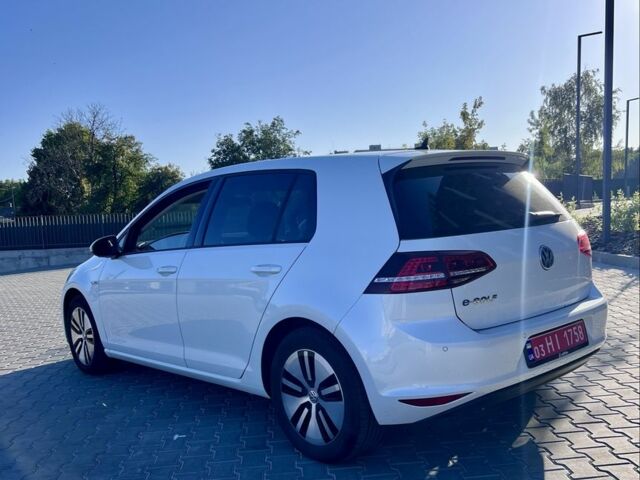 Фольксваген Гольф 2014 у Кропивницькому (Кіровограді) на Automoto.ua Білий Фольксваген Гольф, об'ємом двигуна 0 л та пробігом 107 тис. км за 8100 $, фото 6 на Automoto.ua