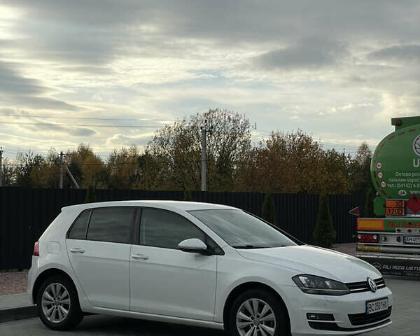 Белый Фольксваген Гольф, объемом двигателя 1.4 л и пробегом 240 тыс. км за 14000 $, фото 2 на Automoto.ua