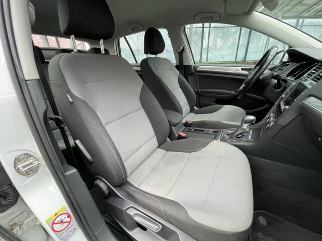 Фольксваген Гольф 2014 в Дрогобыче на Automoto.ua Белый Фольксваген Гольф, объемом двигателя 0 л и пробегом 96 тыс. км за 8750 $, фото 11 на Automoto.ua