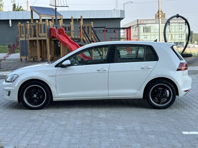 Белый Фольксваген Гольф, объемом двигателя 0 л и пробегом 96 тыс. км за 8750 $, фото 2 на Automoto.ua