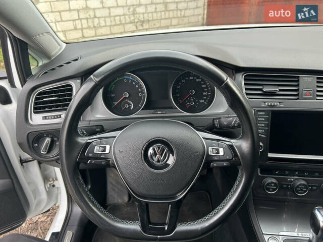 Білий Фольксваген Гольф, об'ємом двигуна 0 л та пробігом 165 тис. км за 9500 $, фото 25 на Automoto.ua