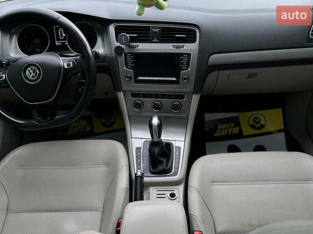 Белый Фольксваген Гольф, объемом двигателя 1.8 л и пробегом 230 тыс. км за 11700 $, фото 9 на Automoto.ua