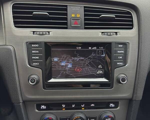 Белый Фольксваген Гольф, объемом двигателя 1.6 л и пробегом 281 тыс. км за 10200 $, фото 15 на Automoto.ua