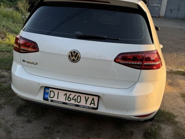 Белый Фольксваген Гольф, объемом двигателя 0 л и пробегом 167 тыс. км за 9500 $, фото 7 на Automoto.ua
