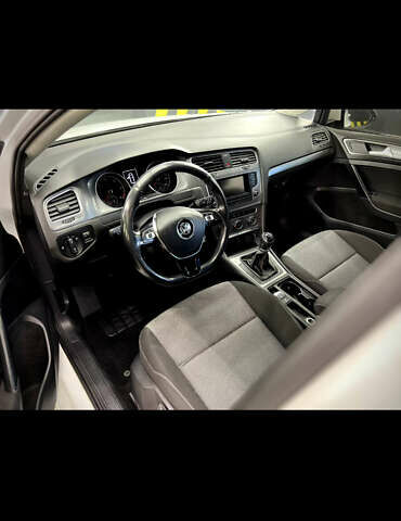 Белый Фольксваген Гольф, объемом двигателя 1.97 л и пробегом 288 тыс. км за 11900 $, фото 22 на Automoto.ua