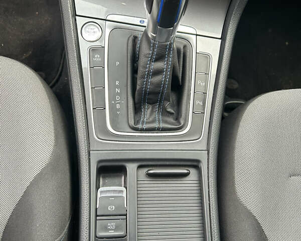 Білий Фольксваген Гольф, об'ємом двигуна 0 л та пробігом 165 тис. км за 9500 $, фото 23 на Automoto.ua