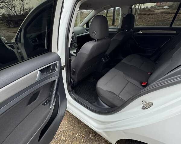 Белый Фольксваген Гольф, объемом двигателя 1.6 л и пробегом 281 тыс. км за 10200 $, фото 20 на Automoto.ua