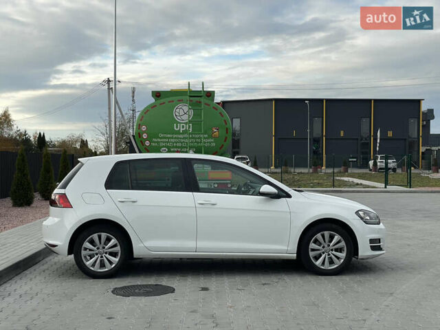 Белый Фольксваген Гольф, объемом двигателя 1.4 л и пробегом 240 тыс. км за 14000 $, фото 1 на Automoto.ua