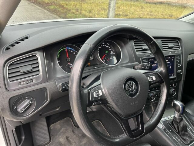 Білий Фольксваген Гольф, об'ємом двигуна 0 л та пробігом 104 тис. км за 9000 $, фото 15 на Automoto.ua