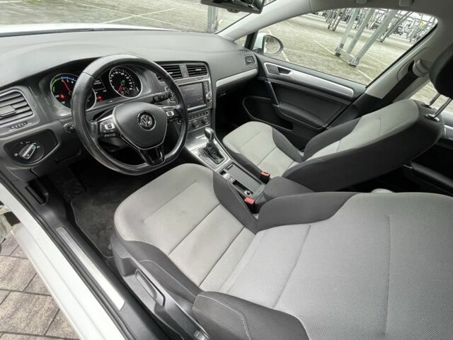 Фольксваген Гольф 2014 в Дрогобыче на Automoto.ua Белый Фольксваген Гольф, объемом двигателя 0 л и пробегом 96 тыс. км за 8750 $, фото 19 на Automoto.ua