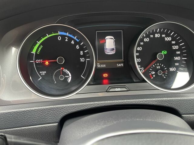 Фольксваген Гольф 2014 в Дрогобыче на Automoto.ua Белый Фольксваген Гольф, объемом двигателя 0 л и пробегом 96 тыс. км за 8750 $, фото 9 на Automoto.ua