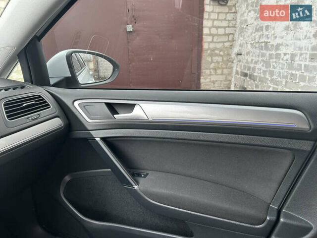 Білий Фольксваген Гольф, об'ємом двигуна 0 л та пробігом 165 тис. км за 9500 $, фото 30 на Automoto.ua