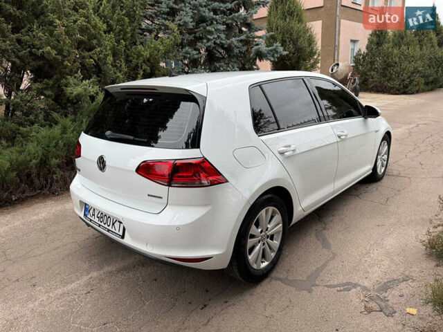 Белый Фольксваген Гольф, объемом двигателя 1.6 л и пробегом 172 тыс. км за 10900 $, фото 7 на Automoto.ua