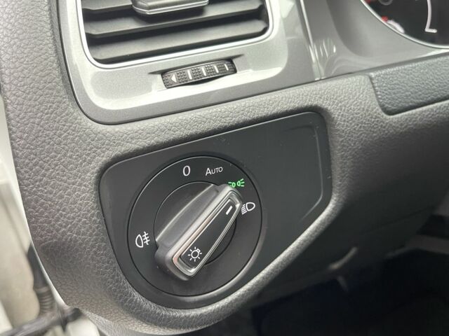 Фольксваген Гольф 2014 в Дрогобыче на Automoto.ua Белый Фольксваген Гольф, объемом двигателя 0 л и пробегом 96 тыс. км за 8750 $, фото 16 на Automoto.ua