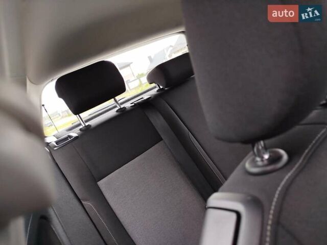 Білий Фольксваген Гольф, об'ємом двигуна 1.6 л та пробігом 241 тис. км за 7997 $, фото 21 на Automoto.ua