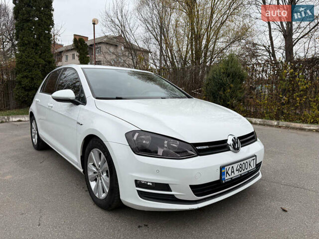 Белый Фольксваген Гольф, объемом двигателя 1.6 л и пробегом 172 тыс. км за 10900 $, фото 2 на Automoto.ua