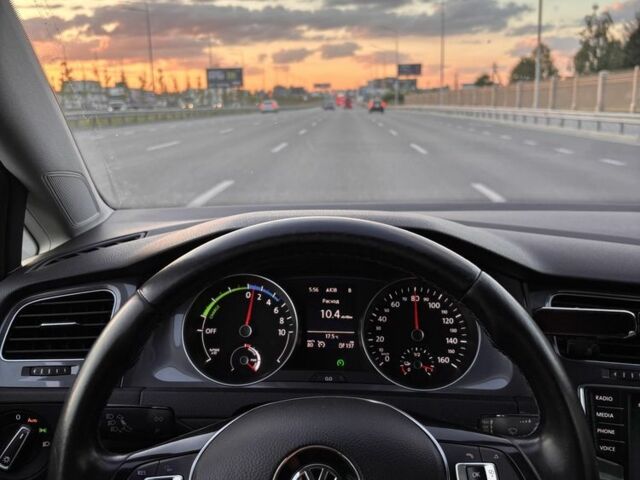 Белый Фольксваген Гольф, объемом двигателя 0 л и пробегом 175 тыс. км за 9200 $, фото 1 на Automoto.ua