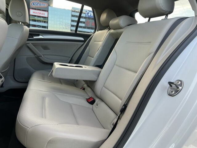 Белый Фольксваген Гольф, объемом двигателя 1.8 л и пробегом 115 тыс. км за 11500 $, фото 17 на Automoto.ua