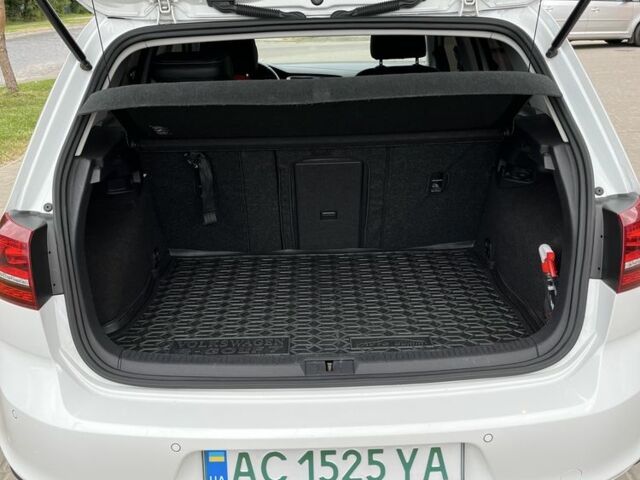 Белый Фольксваген Гольф, объемом двигателя 0 л и пробегом 105 тыс. км за 9500 $, фото 12 на Automoto.ua