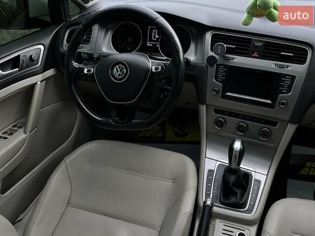 Белый Фольксваген Гольф, объемом двигателя 1.8 л и пробегом 230 тыс. км за 11700 $, фото 13 на Automoto.ua
