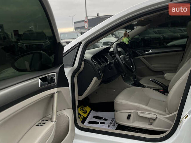 Белый Фольксваген Гольф, объемом двигателя 1.8 л и пробегом 230 тыс. км за 11700 $, фото 16 на Automoto.ua