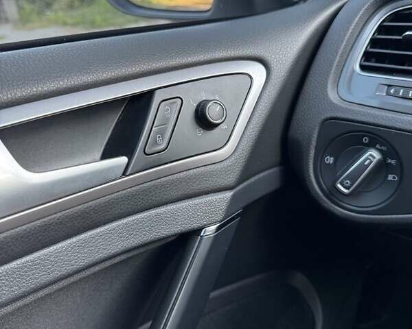 Білий Фольксваген Гольф, об'ємом двигуна 0 л та пробігом 167 тис. км за 9500 $, фото 12 на Automoto.ua