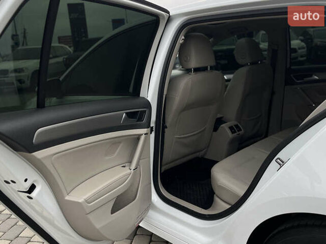 Белый Фольксваген Гольф, объемом двигателя 1.8 л и пробегом 230 тыс. км за 11700 $, фото 22 на Automoto.ua