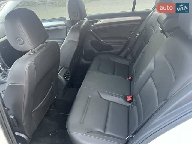 Білий Фольксваген Гольф, об'ємом двигуна 0 л та пробігом 160 тис. км за 9900 $, фото 10 на Automoto.ua