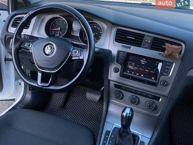 Белый Фольксваген Гольф, объемом двигателя 1.8 л и пробегом 141 тыс. км за 11300 $, фото 11 на Automoto.ua