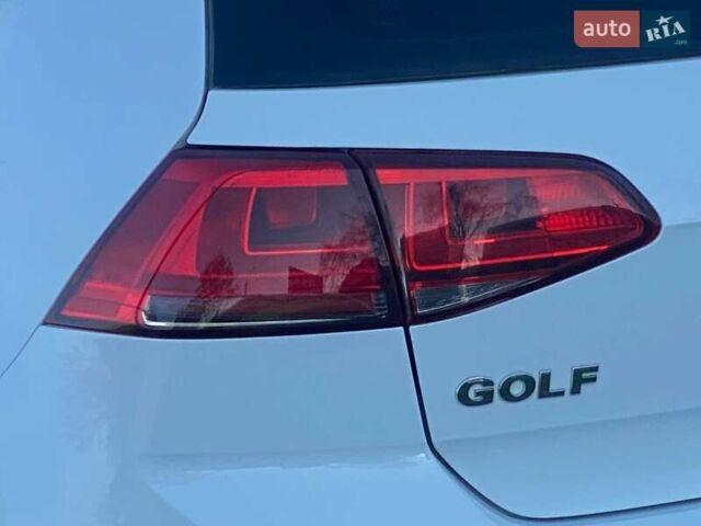 Белый Фольксваген Гольф, объемом двигателя 1.8 л и пробегом 141 тыс. км за 11300 $, фото 8 на Automoto.ua