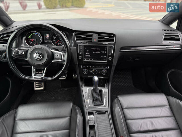 Белый Фольксваген Гольф, объемом двигателя 1.4 л и пробегом 200 тыс. км за 14990 $, фото 6 на Automoto.ua