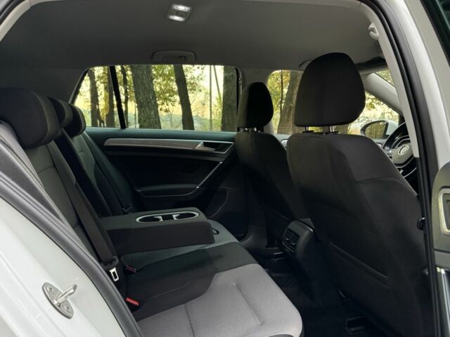 Белый Фольксваген Гольф, объемом двигателя 0 л и пробегом 89 тыс. км за 8450 $, фото 20 на Automoto.ua