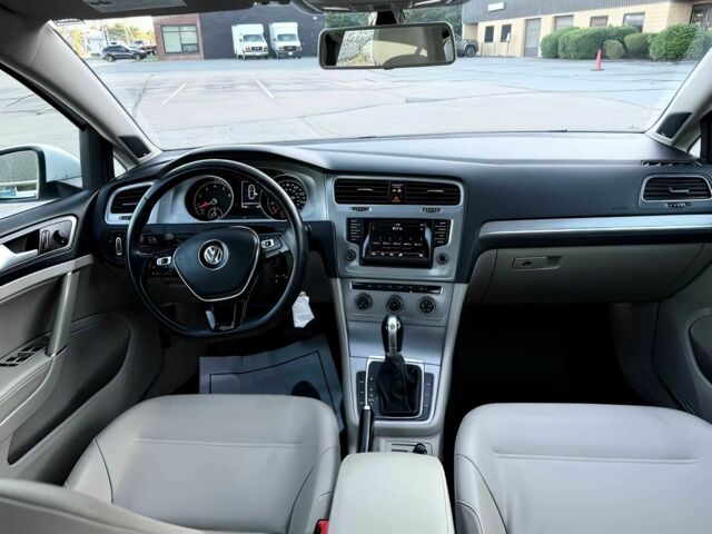 Белый Фольксваген Гольф, объемом двигателя 1.8 л и пробегом 73 тыс. км за 6000 $, фото 8 на Automoto.ua