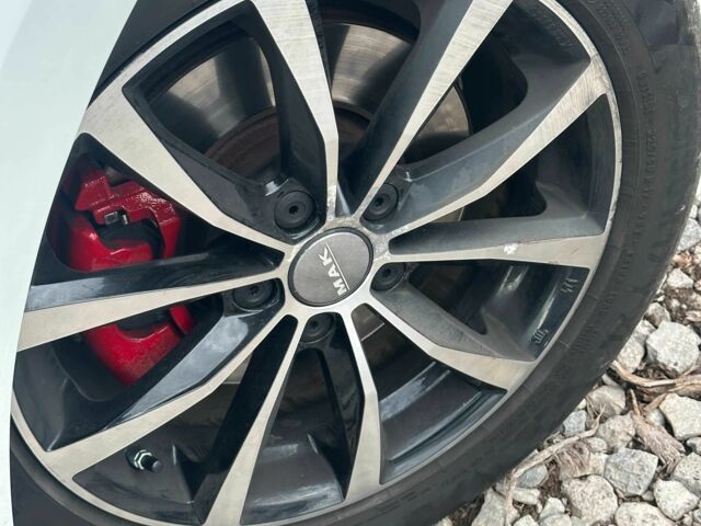 Білий Фольксваген Гольф, об'ємом двигуна 2 л та пробігом 89 тис. км за 14450 $, фото 1 на Automoto.ua