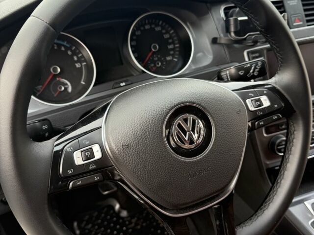 Белый Фольксваген Гольф, объемом двигателя 0 л и пробегом 103 тыс. км за 8350 $, фото 6 на Automoto.ua