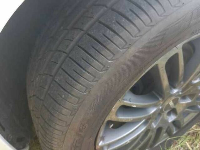 Білий Фольксваген Гольф, об'ємом двигуна 2 л та пробігом 247 тис. км за 7600 $, фото 9 на Automoto.ua