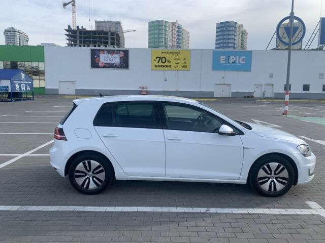 Белый Фольксваген Гольф, объемом двигателя 0 л и пробегом 120 тыс. км за 10700 $, фото 1 на Automoto.ua