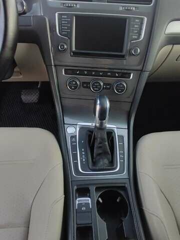 Білий Фольксваген Гольф, об'ємом двигуна 0 л та пробігом 133 тис. км за 8100 $, фото 8 на Automoto.ua