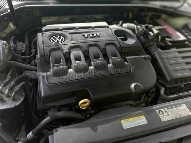 Білий Фольксваген Гольф, об'ємом двигуна 2 л та пробігом 247 тис. км за 7600 $, фото 10 на Automoto.ua