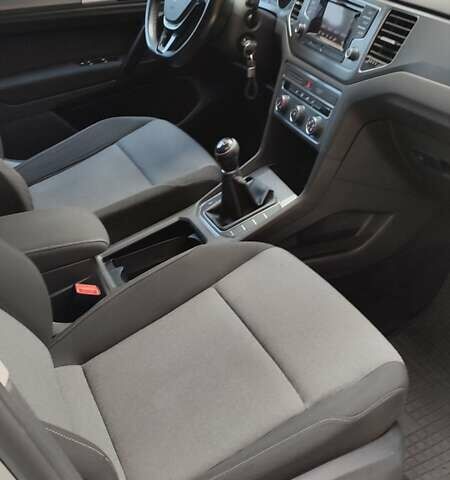 Білий Фольксваген Гольф, об'ємом двигуна 1.6 л та пробігом 221 тис. км за 9650 $, фото 20 на Automoto.ua