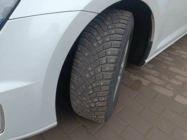 Білий Фольксваген Гольф, об'ємом двигуна 0 л та пробігом 118 тис. км за 9600 $, фото 15 на Automoto.ua