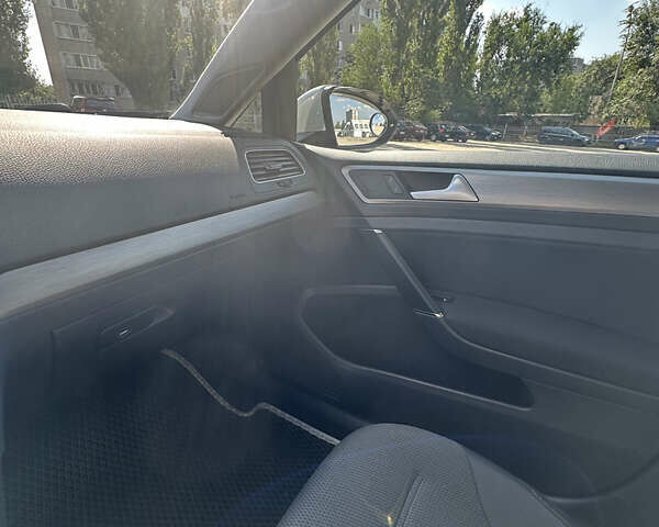 Белый Фольксваген Гольф, объемом двигателя 1.8 л и пробегом 64 тыс. км за 10700 $, фото 18 на Automoto.ua