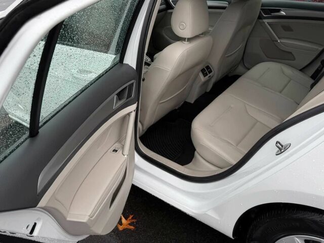 Белый Фольксваген Гольф, объемом двигателя 1.8 л и пробегом 71 тыс. км за 2500 $, фото 10 на Automoto.ua